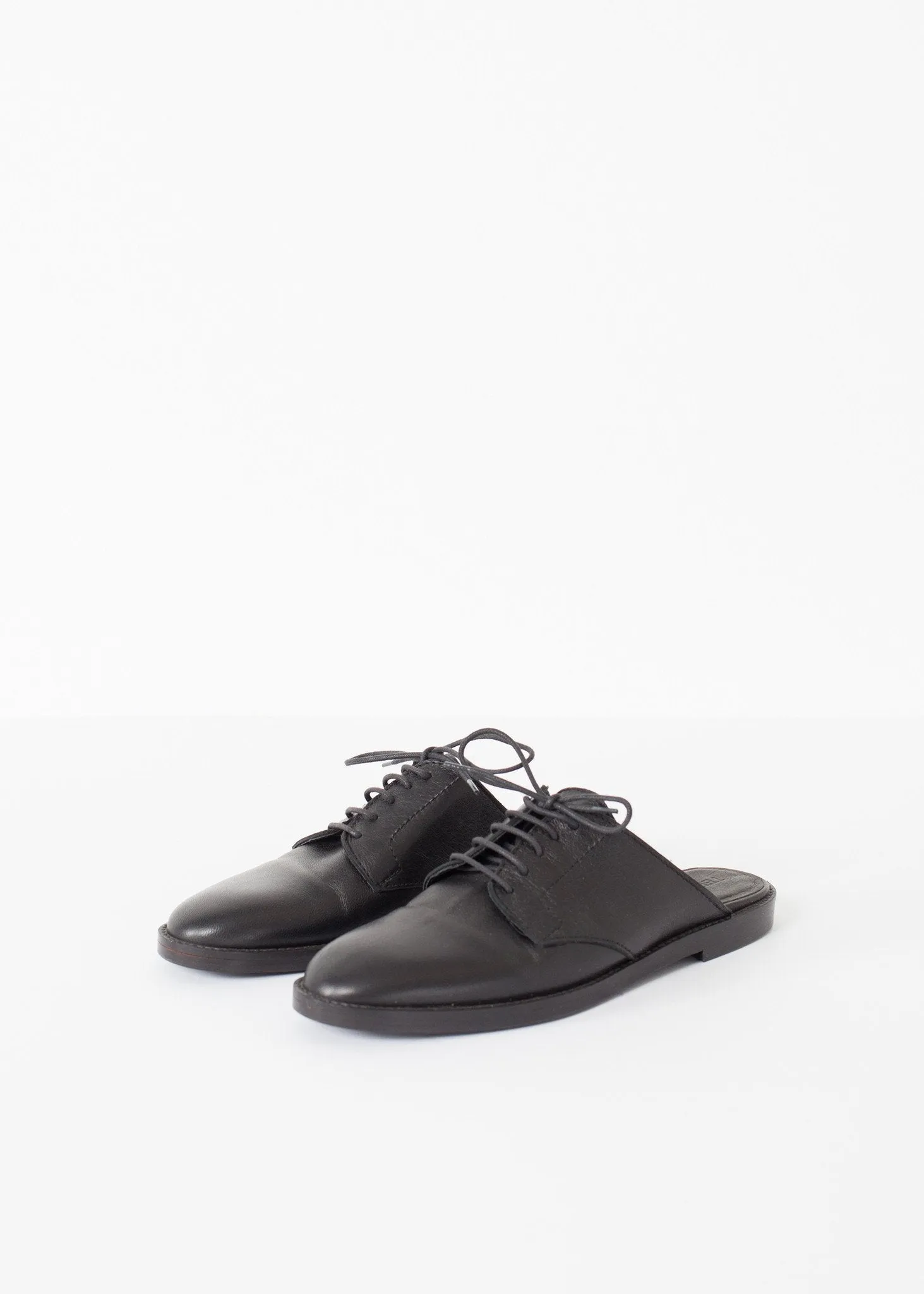 Backless Oxford Attractive in Refined Black