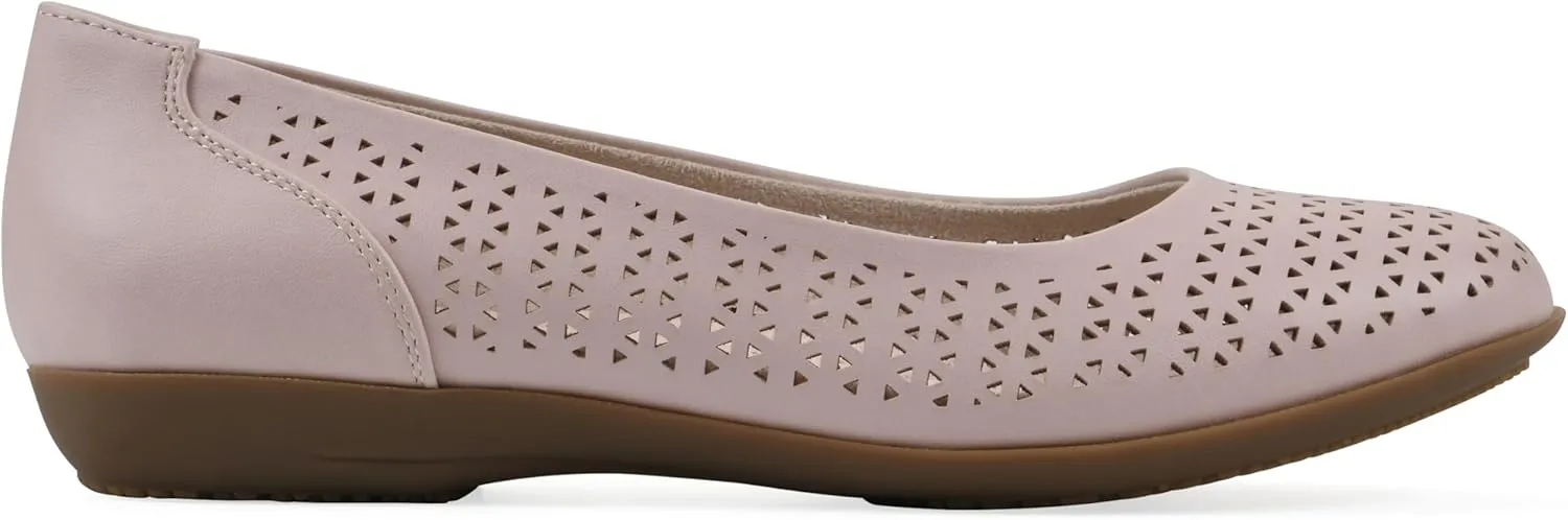CLIFFS BY WHITE MOUNTAIN Women's Cindy Cushioned Ballet Flat