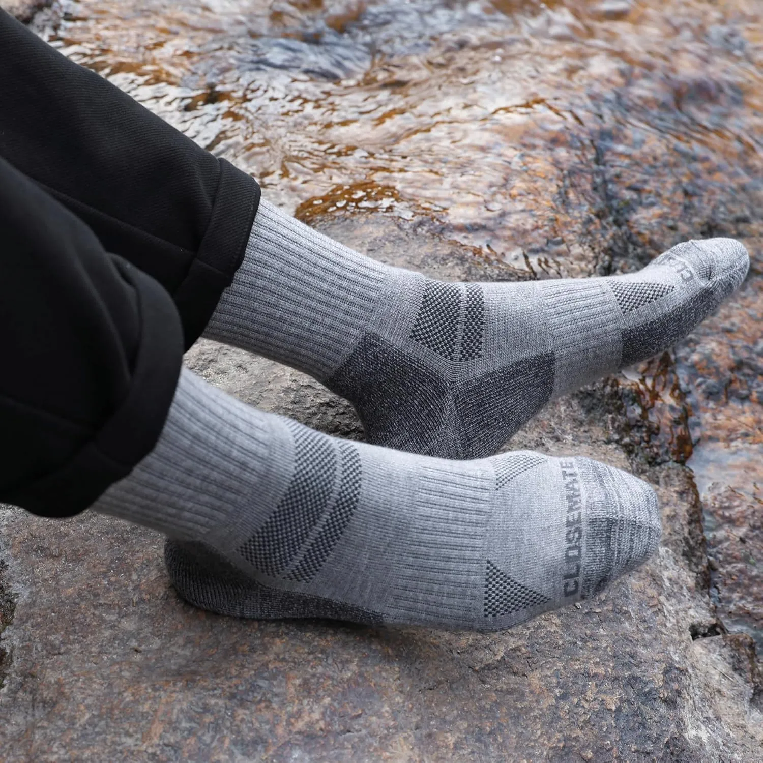 CLOSEMATE Mens Merino Wool Winter Thermal Crew Socks Cushioned Anti Blister Moisture Wicking for Hiking Sports 3 Pairs