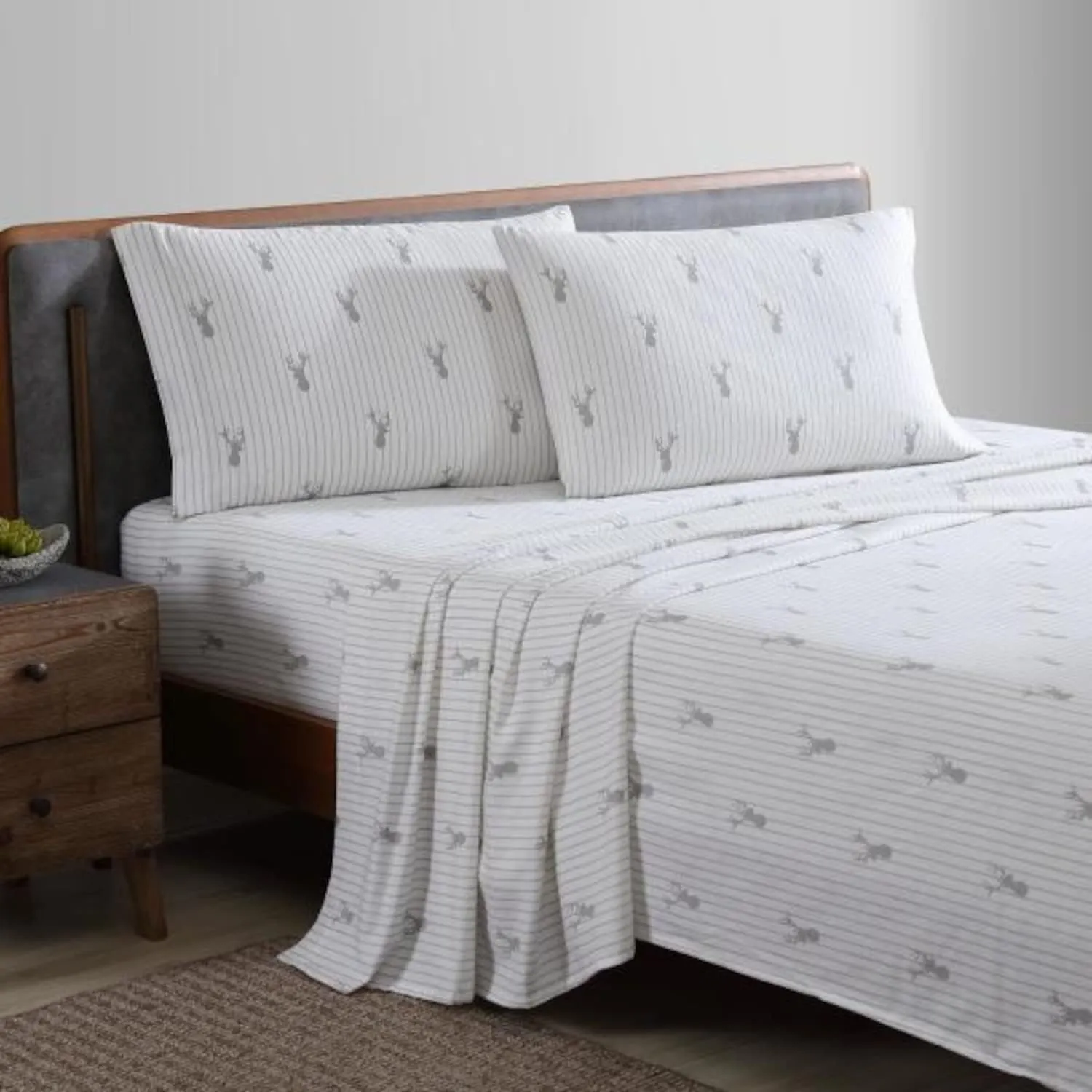 Eddie Bauer - Twin Sheet Set, Warm Breathable Cotton Flannel Bedding with Deep Pockets, Brushed for Extra Softness, Cozy Home Decor, Oeko-Tex Certified (Deer Lodge Beige, Twin)