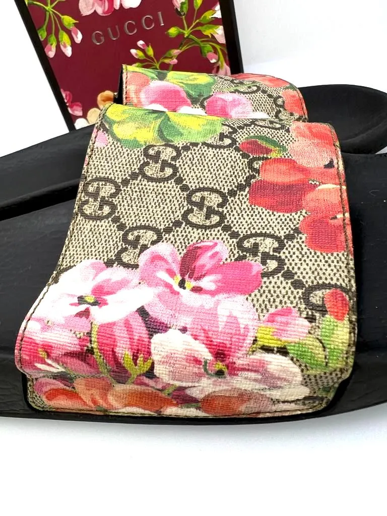 GUCCI GG SUPREME BLOOMS SLIDE SANDALS