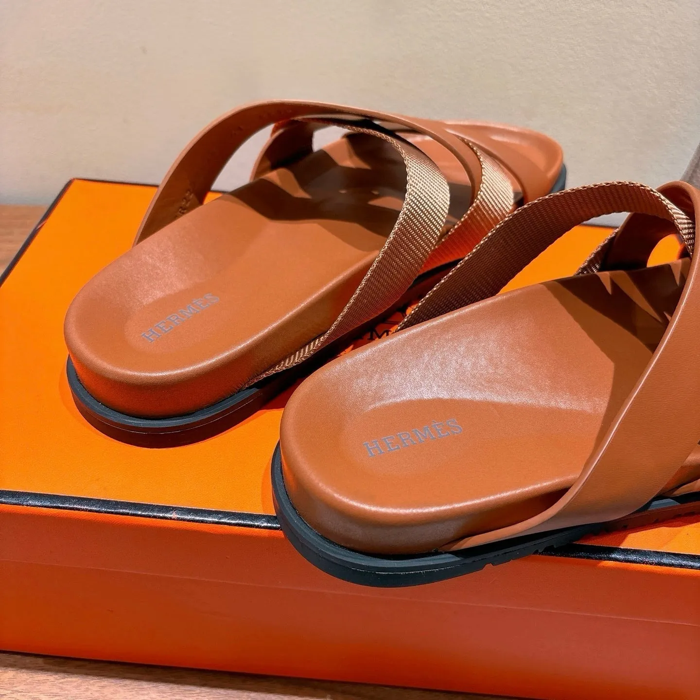 HM 25 Kazimir Sandal Calfskin Canvas