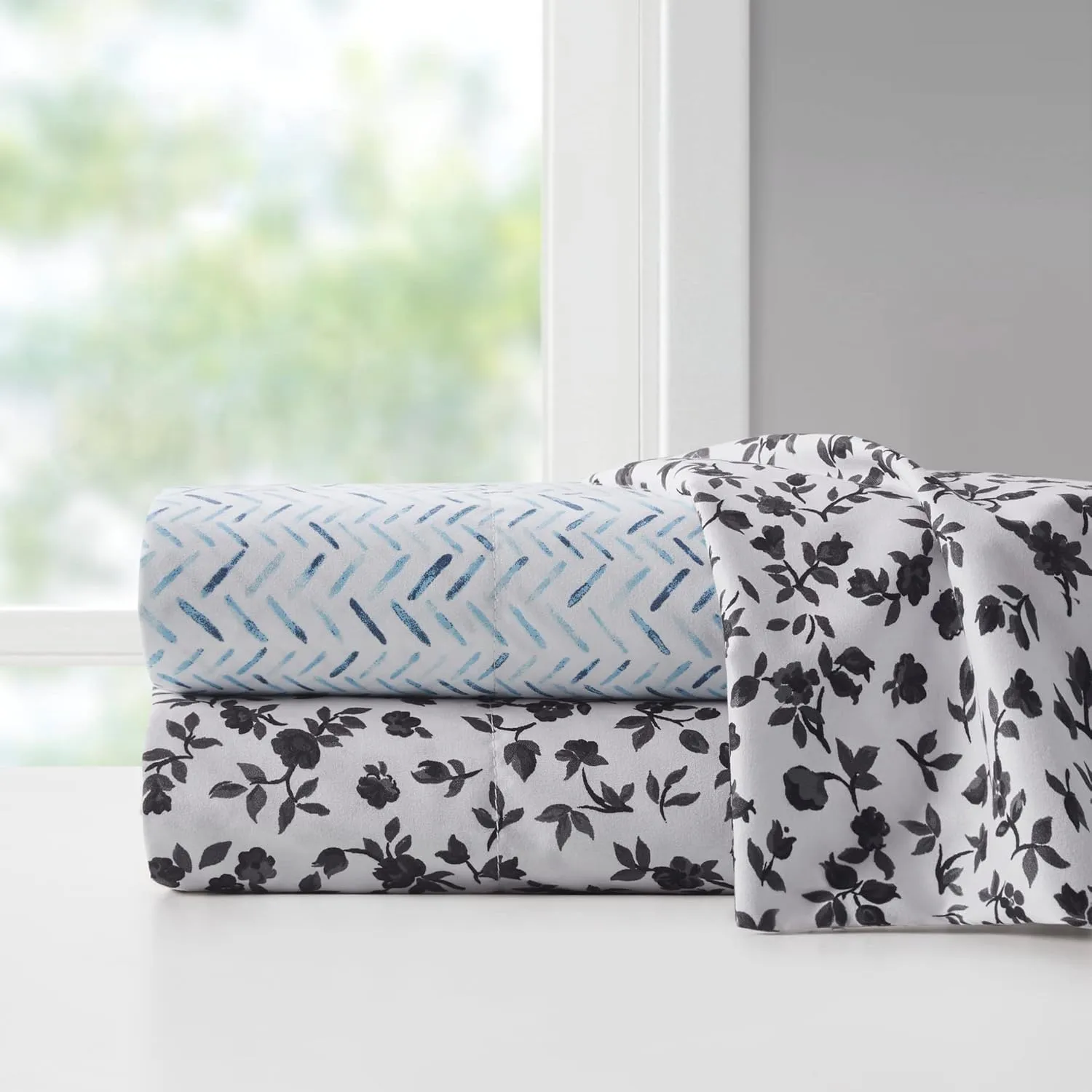 Intelligent Design Printed Microfiber Sheet Set, Soft Modern Bedroom Decor, Elastic Deep Pocket, All Season, Lightweight, Breathable, Cozy Bedding, Matching Pillowcase, Queen Blue Chevron 4 Piece