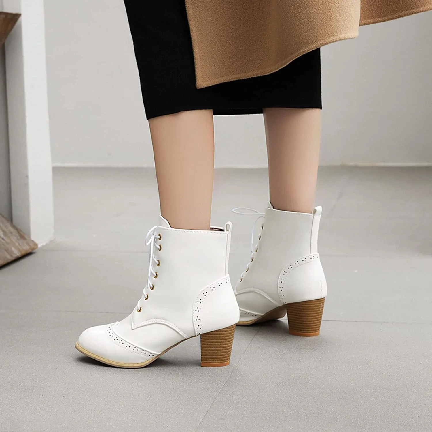 SHEMEE Women's Wingtip Block Heels Ankle Boots Lace-Up Stacked Chunky Heel Booties Round Toe Short Boots