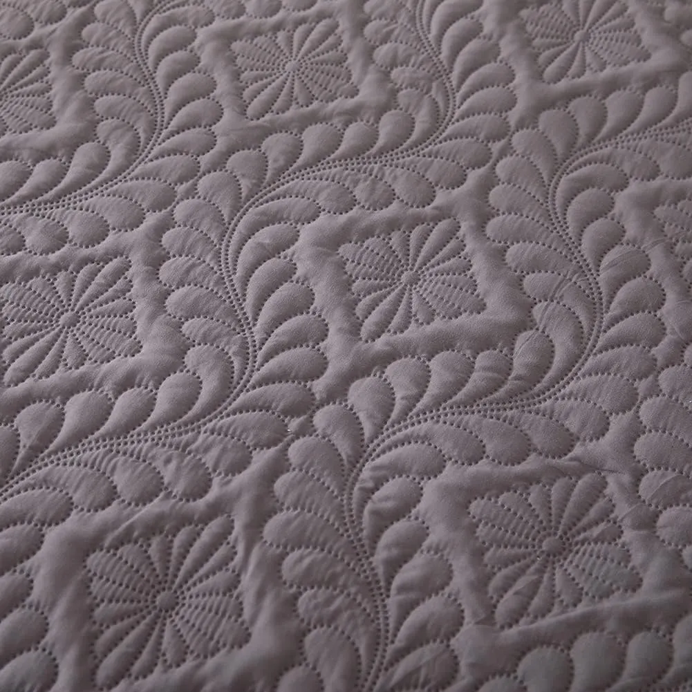 vctops Twin Size Quilted Fitted Waterproof Mattress Protector 18 Inch Deep Pocket Breathable Ultra Soft Mattress Pad Cover (Grey B, Twin)