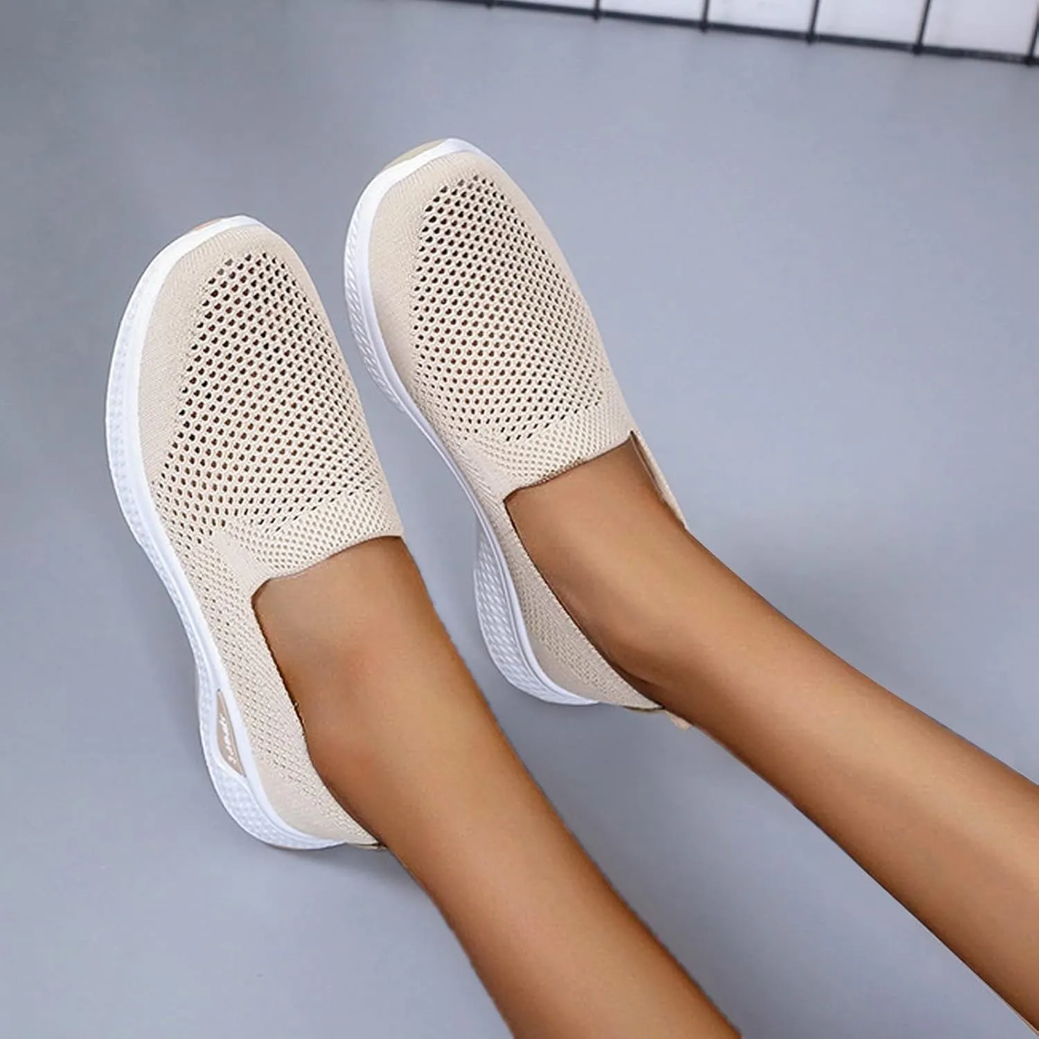 Women Slip On Casual Sneakers Comfortable Walking Shoes Lightweight Canvas Flats Non Slip Breathable Loafers