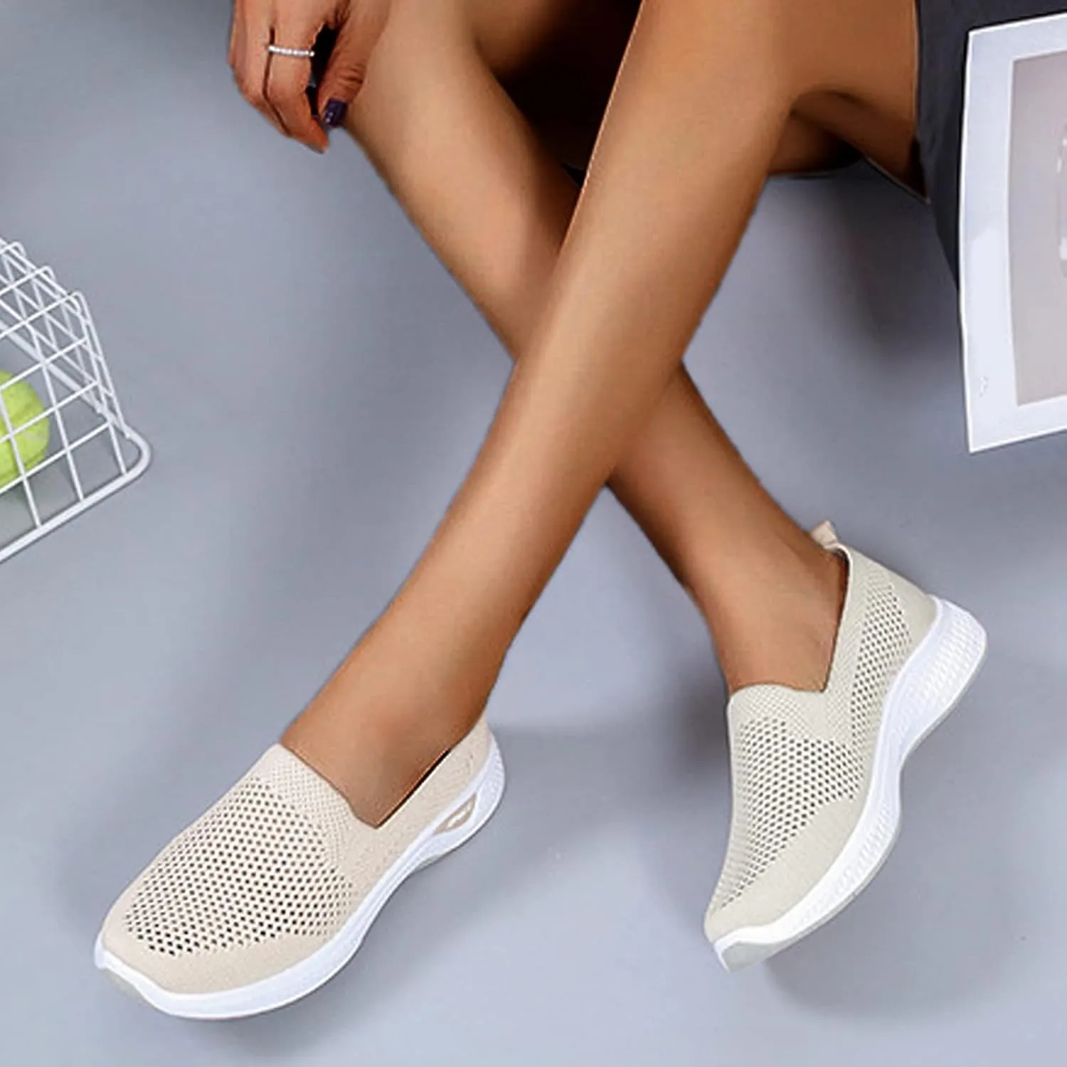 Women Slip On Casual Sneakers Comfortable Walking Shoes Lightweight Canvas Flats Non Slip Breathable Loafers